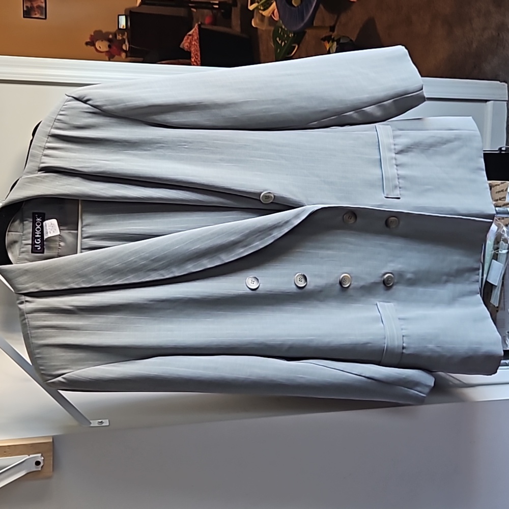 Suit‎